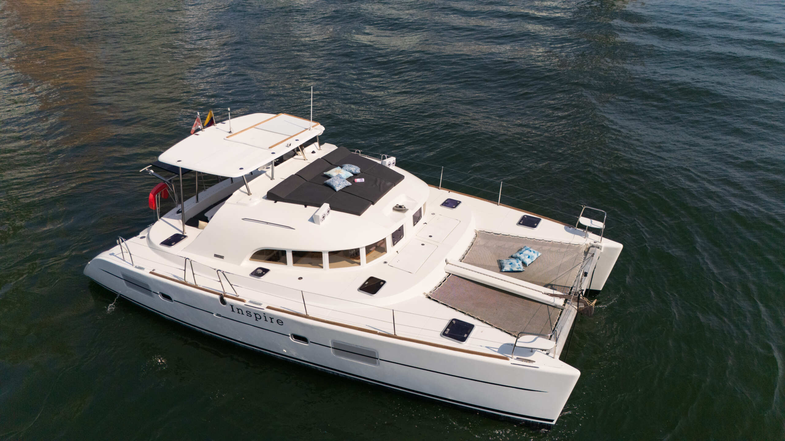 Isla Paradise: Day Tour to Cholon & Private Tranquil Beach