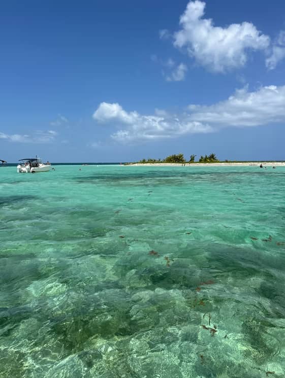 Escapade express vers un îlet paradisiaque : détente, cocktail et lagon turquoise