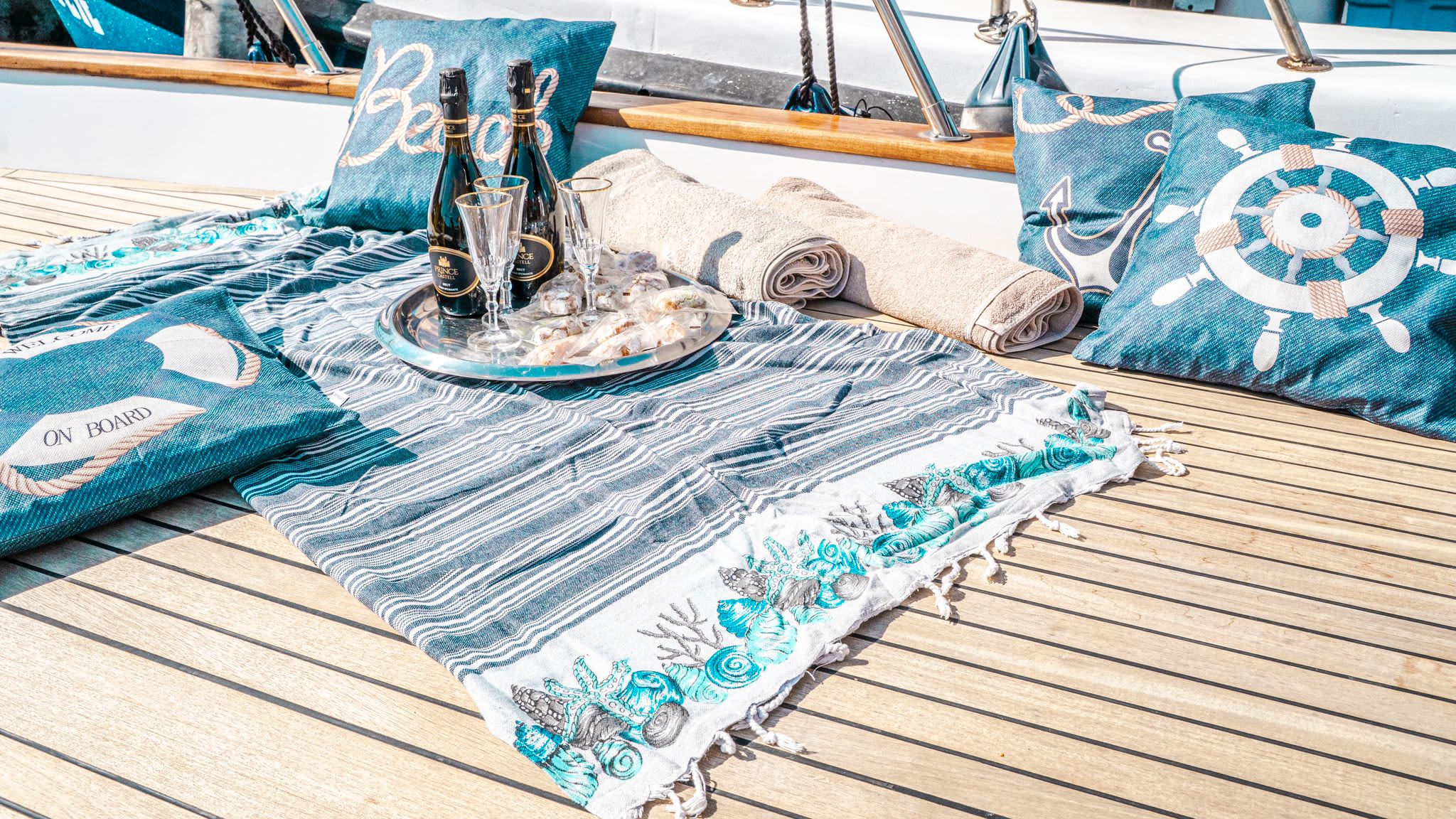 Magia do Pôr do Sol: Passeio de Observação de Golfinhos