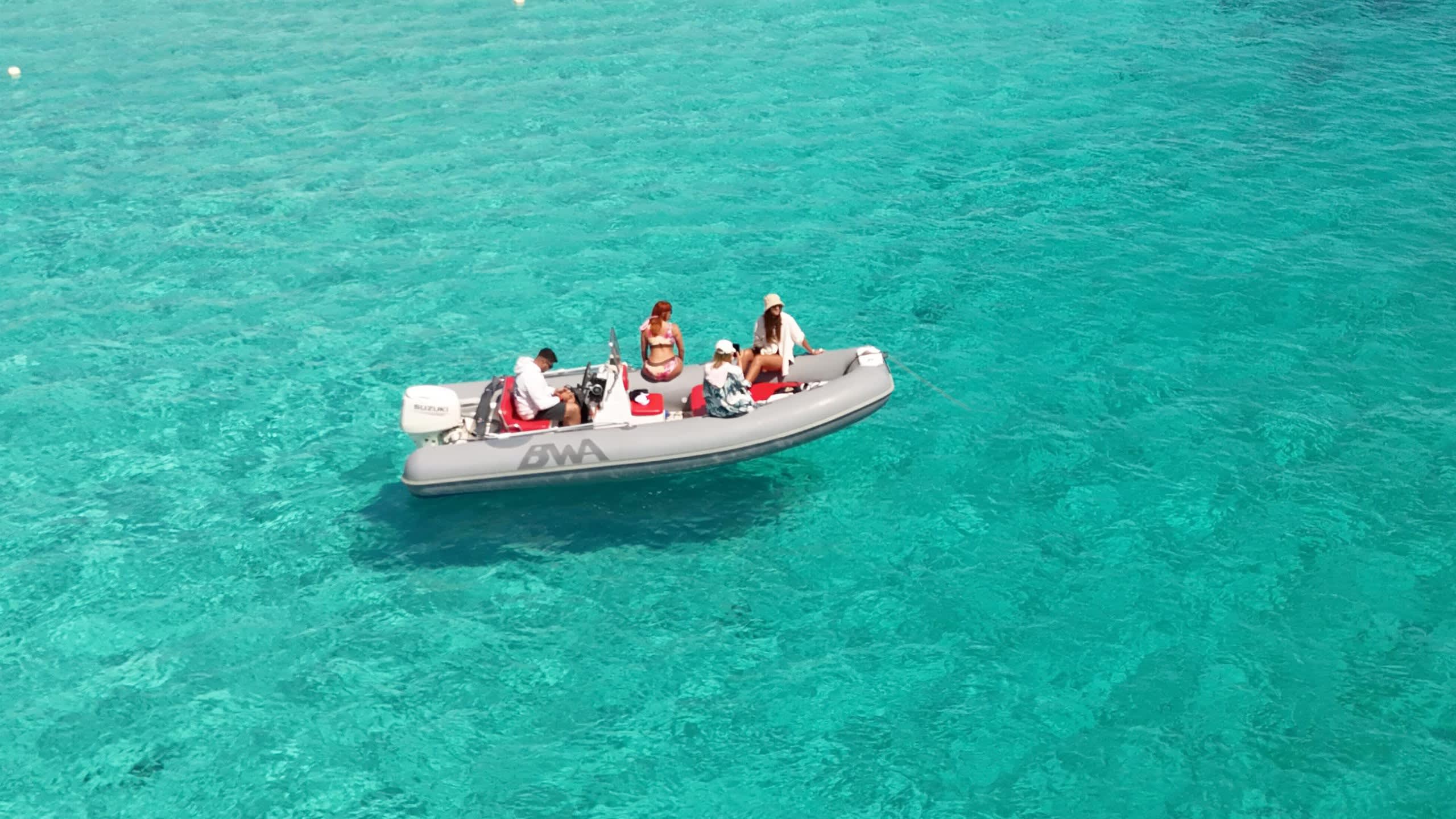 Profitez du soleil lors d'une excursion en bateau de 7 heures à Palau.