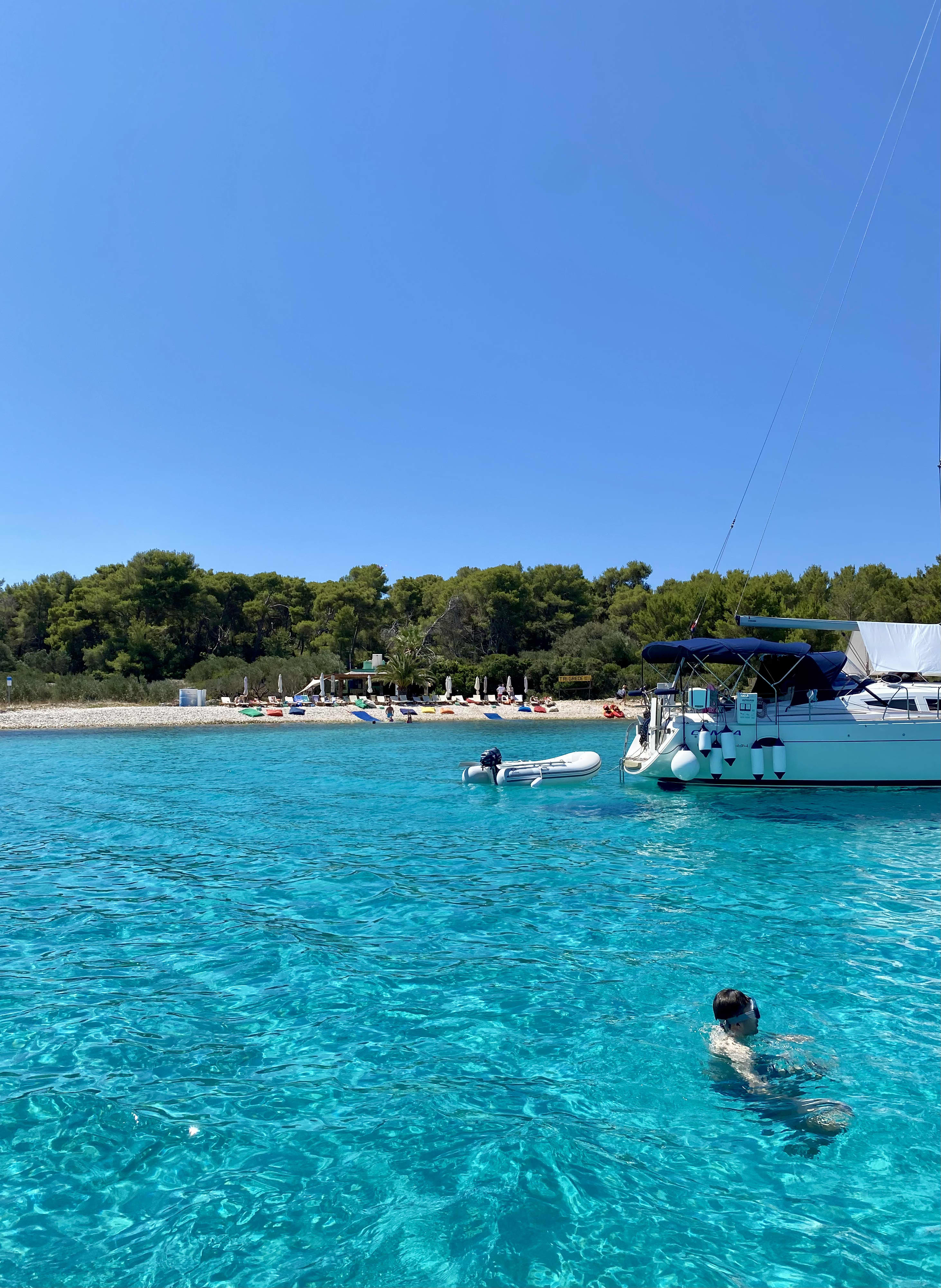 Ganztägiges Inselhopping-Abenteuer – Tauchen Sie ein in das Beste der Adria!