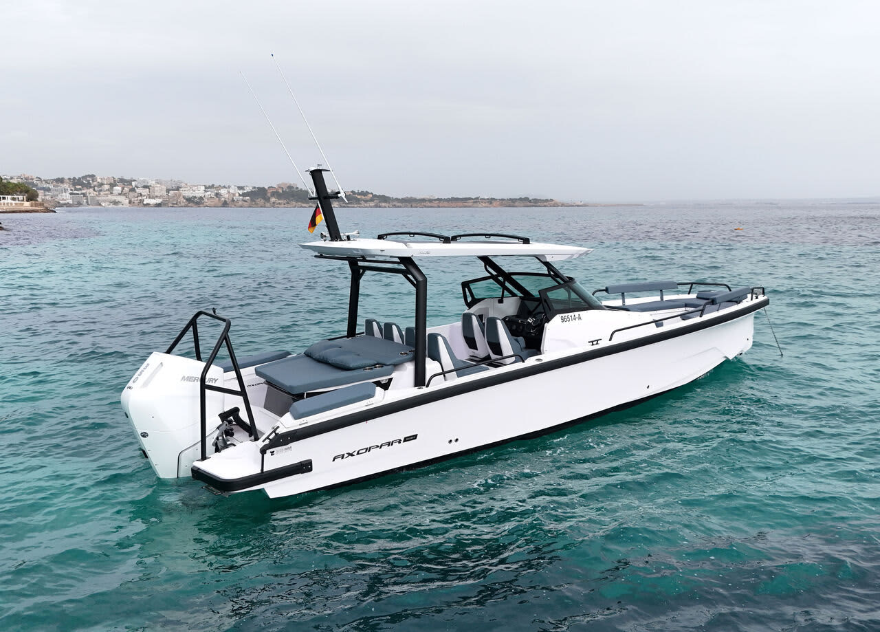 Morning Volcano & Caldera Cruise – Hidden Gems of Santorini