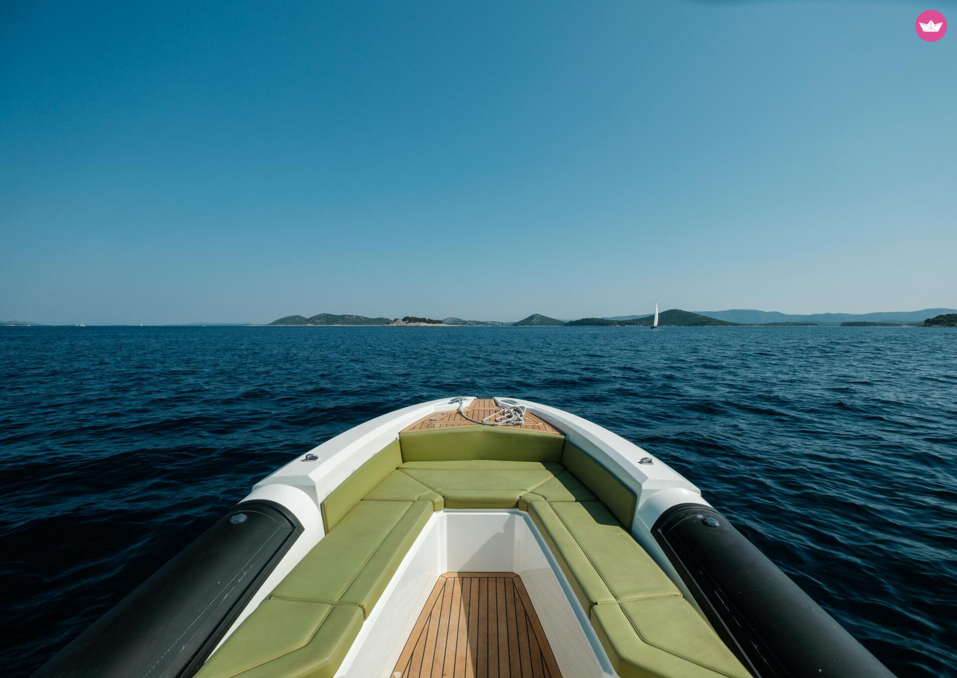 Luxury Transfer Murter–Pag by SuperRib30 (700HP)