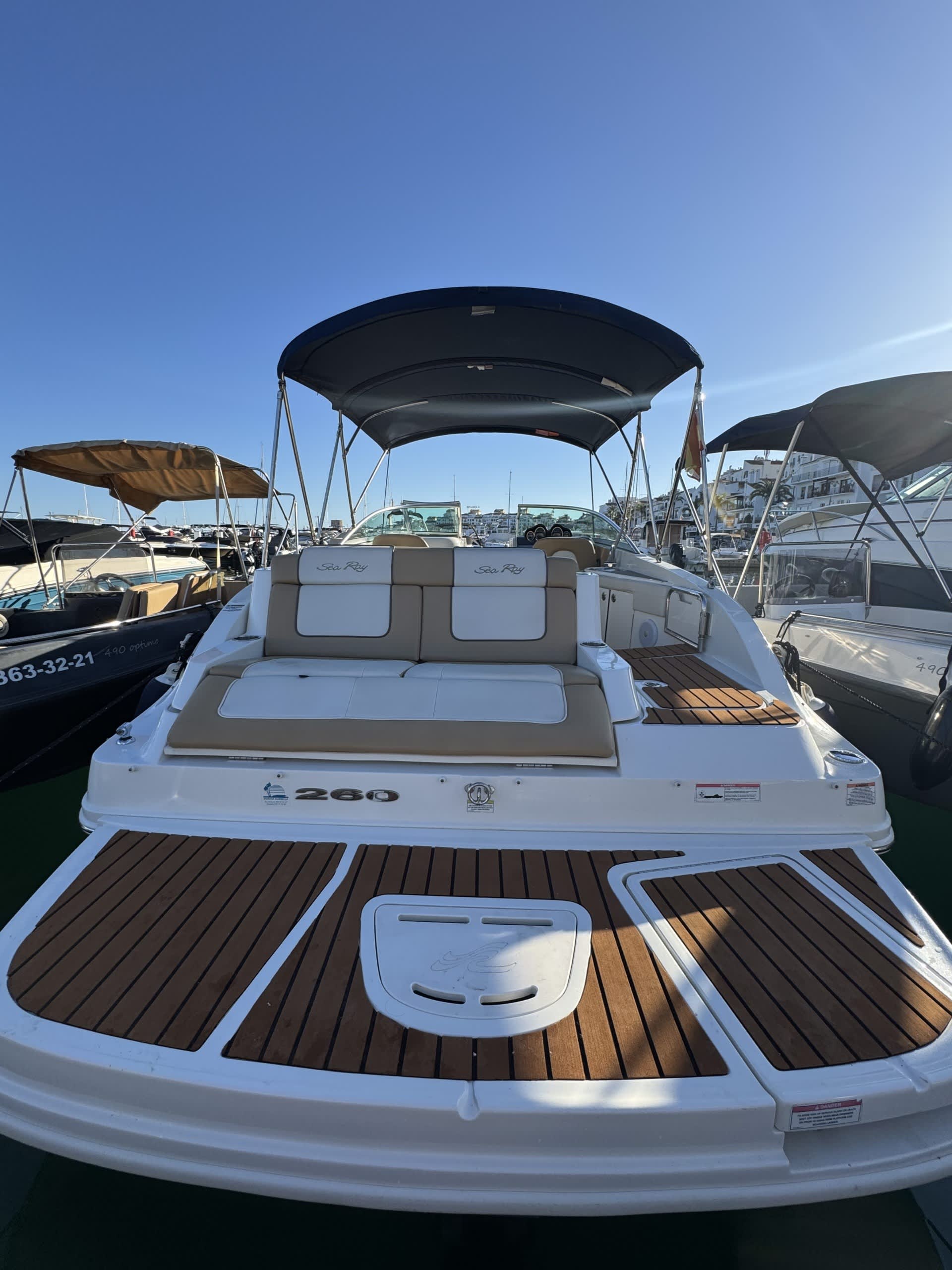 Enjoy the sun on a 9h boat trip in Puerto Banús, Marbella