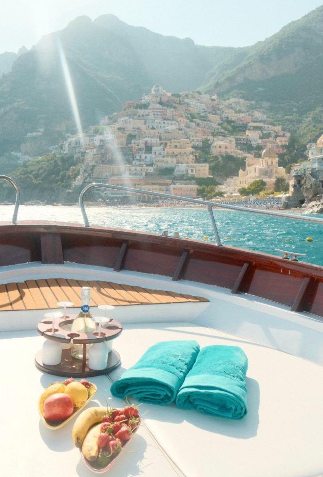 Descobrindo a Costa Amalfitana de barco