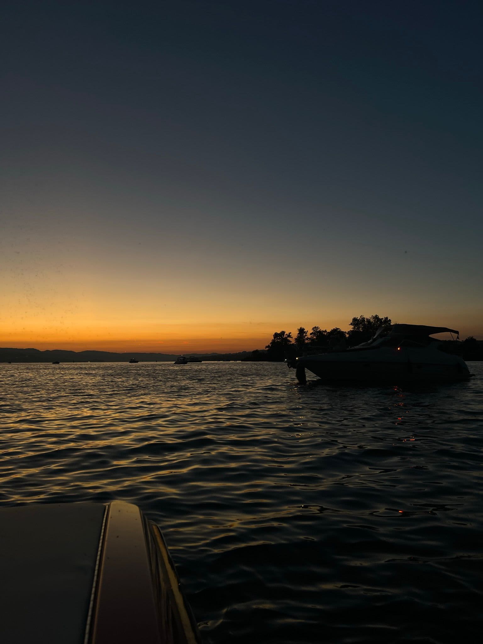 Zonsondergang – Avondervaring op het Meer van Zürich