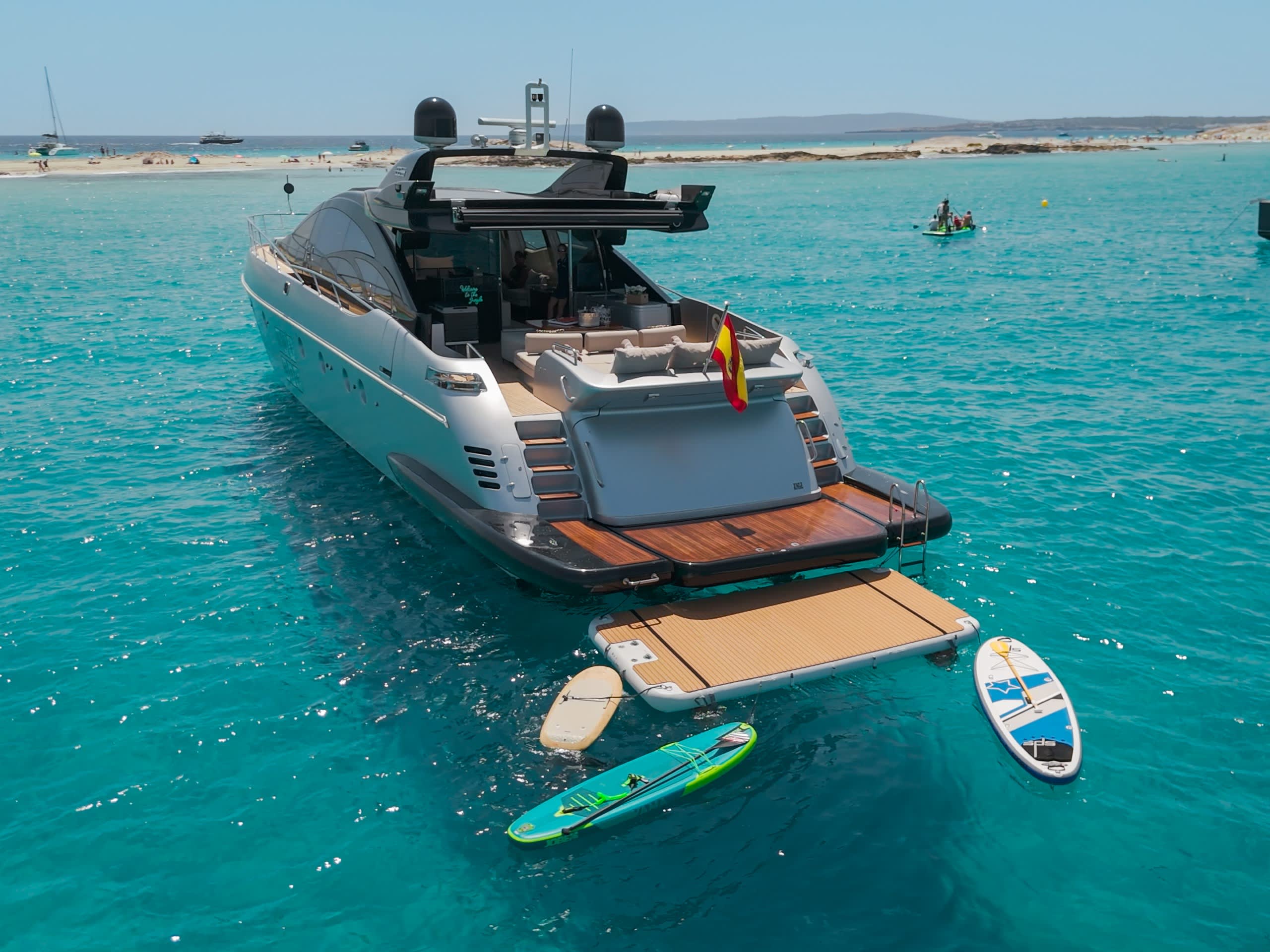 Passez 9 heures sur les eaux chaudes d'Ibiza