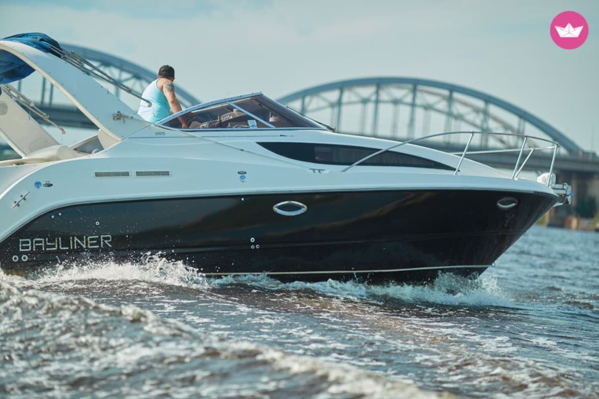 Full Day - Relaxed Cruising in Comfort and Style