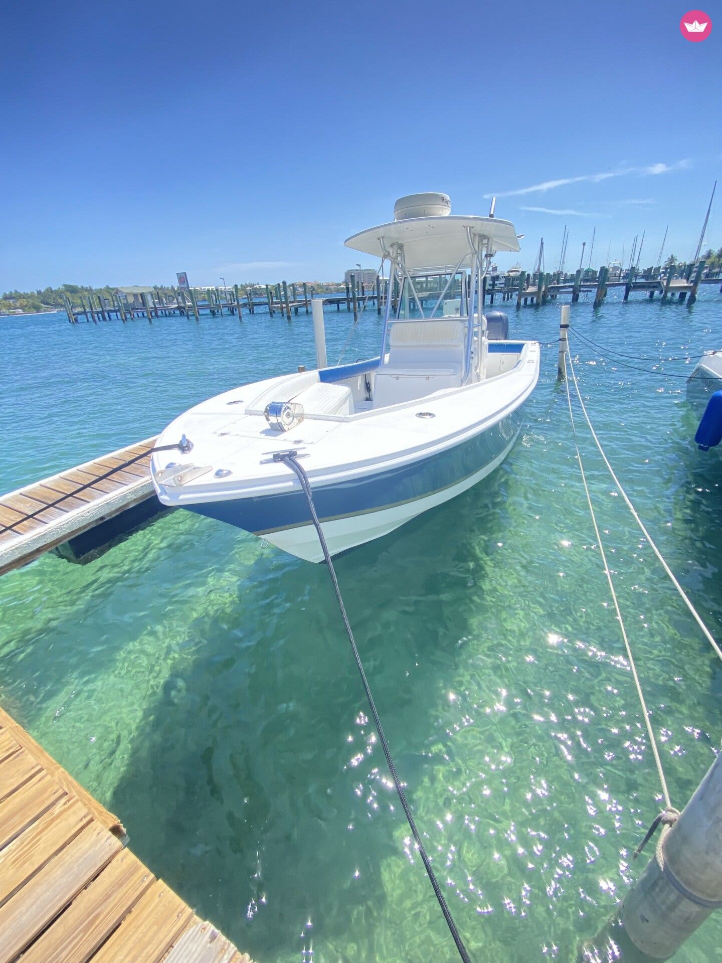Четырехчасовая прогулка на лодке в районе Нассау.