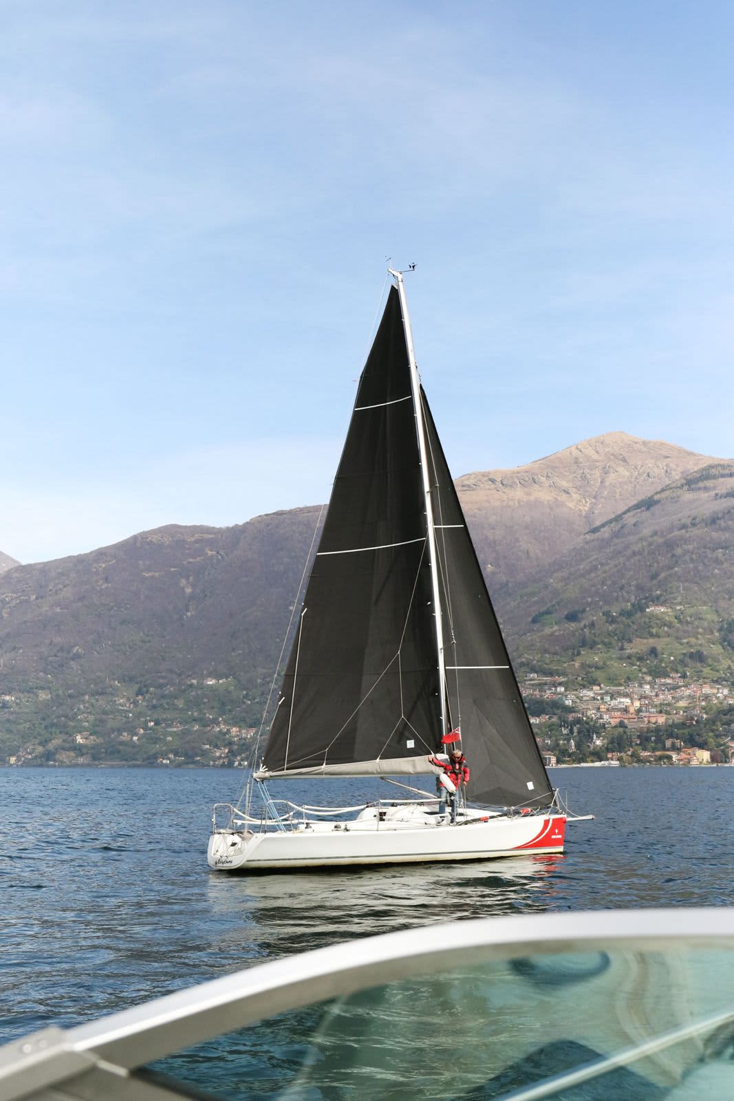 Zeilen in het hart van het Comomeer