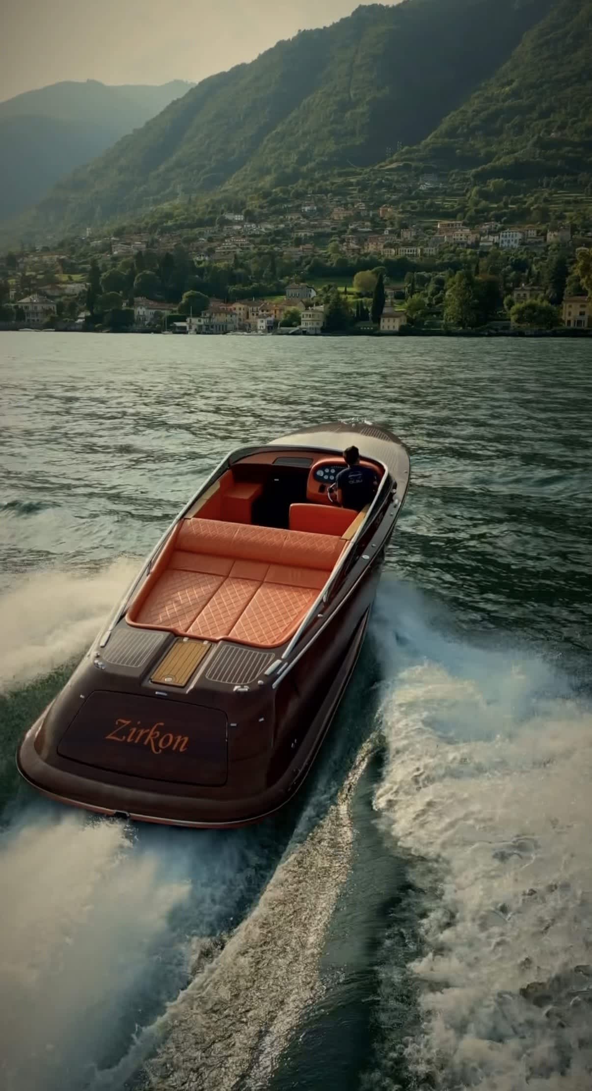 Lake Como Luxury Cruise – Views & Hidden Gems