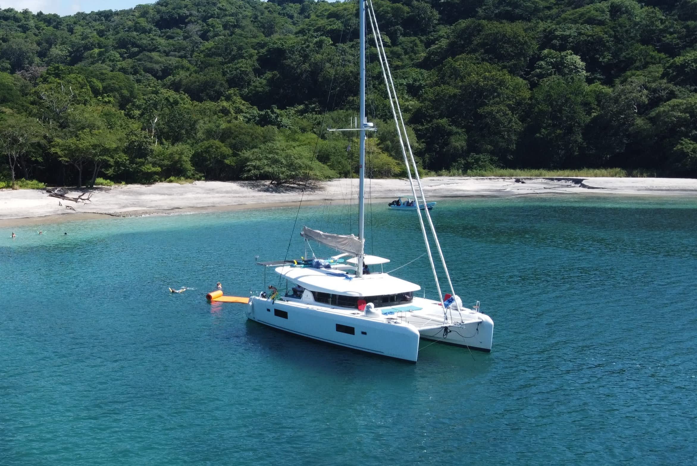 Luxe catamarantocht van een hele dag