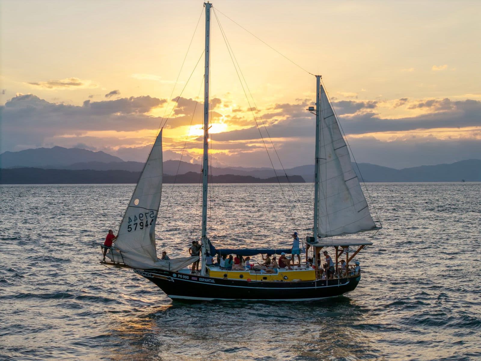 Αποκλειστικό ηλιοβασίλεμα σε ένα κλασικό ιστιοπλοϊκό στην Κόστα Ρίκα - 3 ώρες
