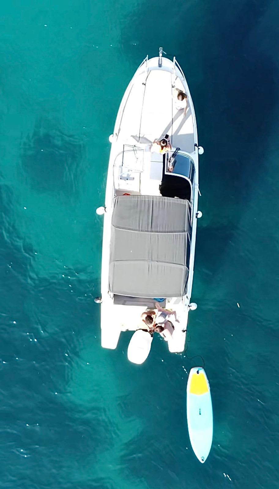 Μια εξαιρετική μέρα στη θάλασσα μεταξύ Αντίμπ και Καννών