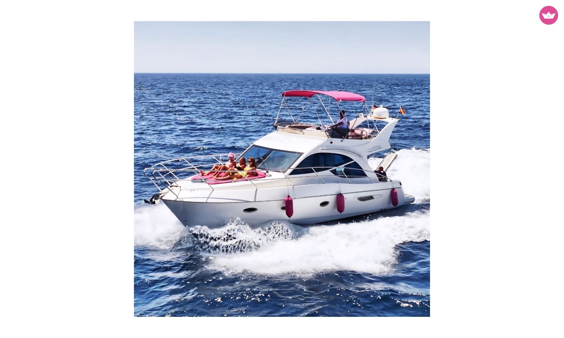 Роскошная поездка на розовой яхте – 4-часовая поездка на яхте от CoverGirl.