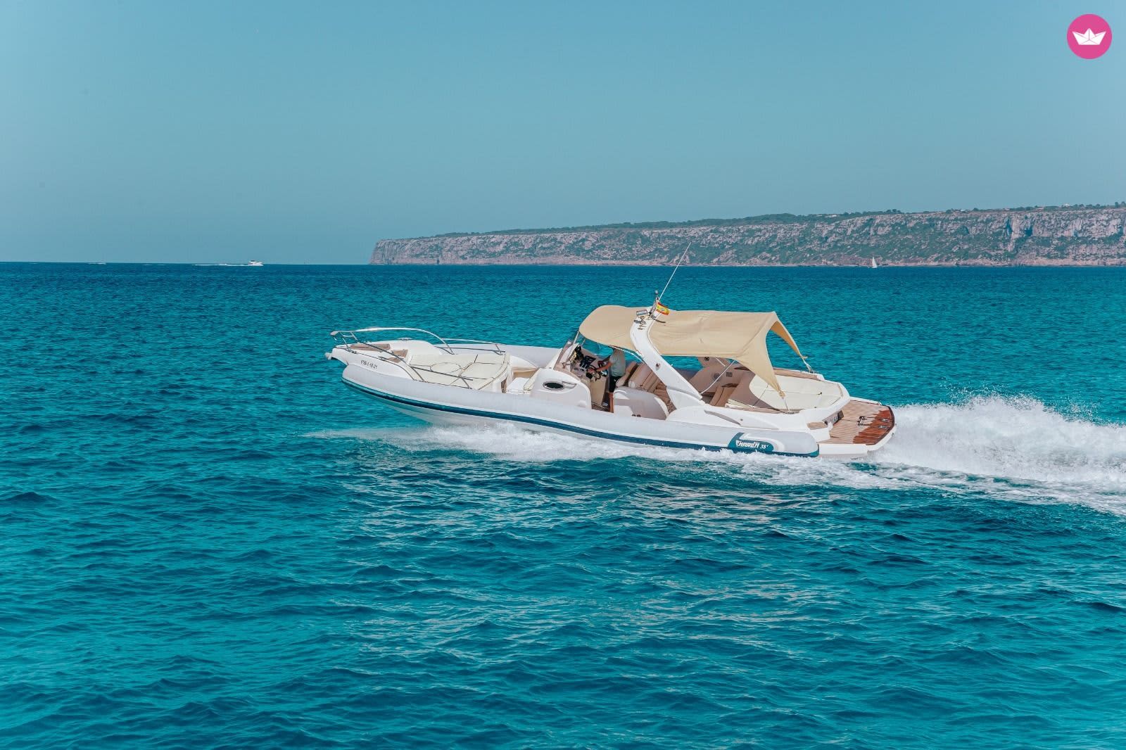 8-hour private excursion on Marlin 38 – Discover Formentera