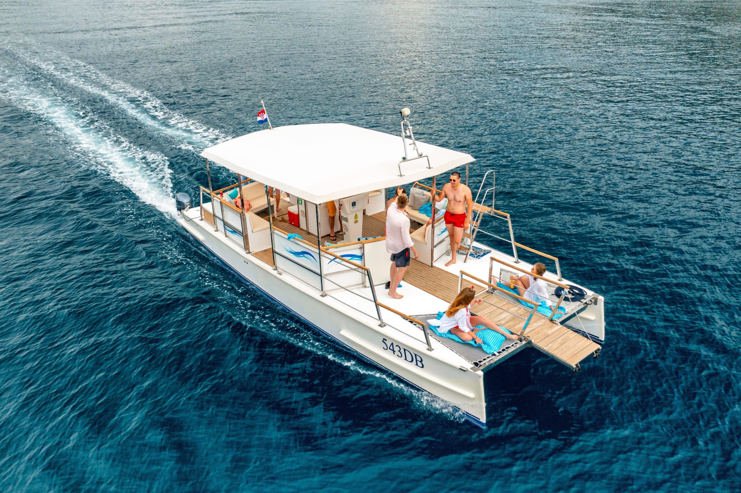 Ημιήμερη εκδρομή με καταμαράν στο νησί Elaphite από το Ντουμπρόβνικ