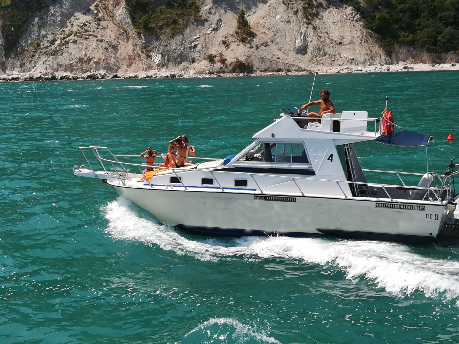 Genießen Sie 7 Stunden auf einem Motorboot in Ancona