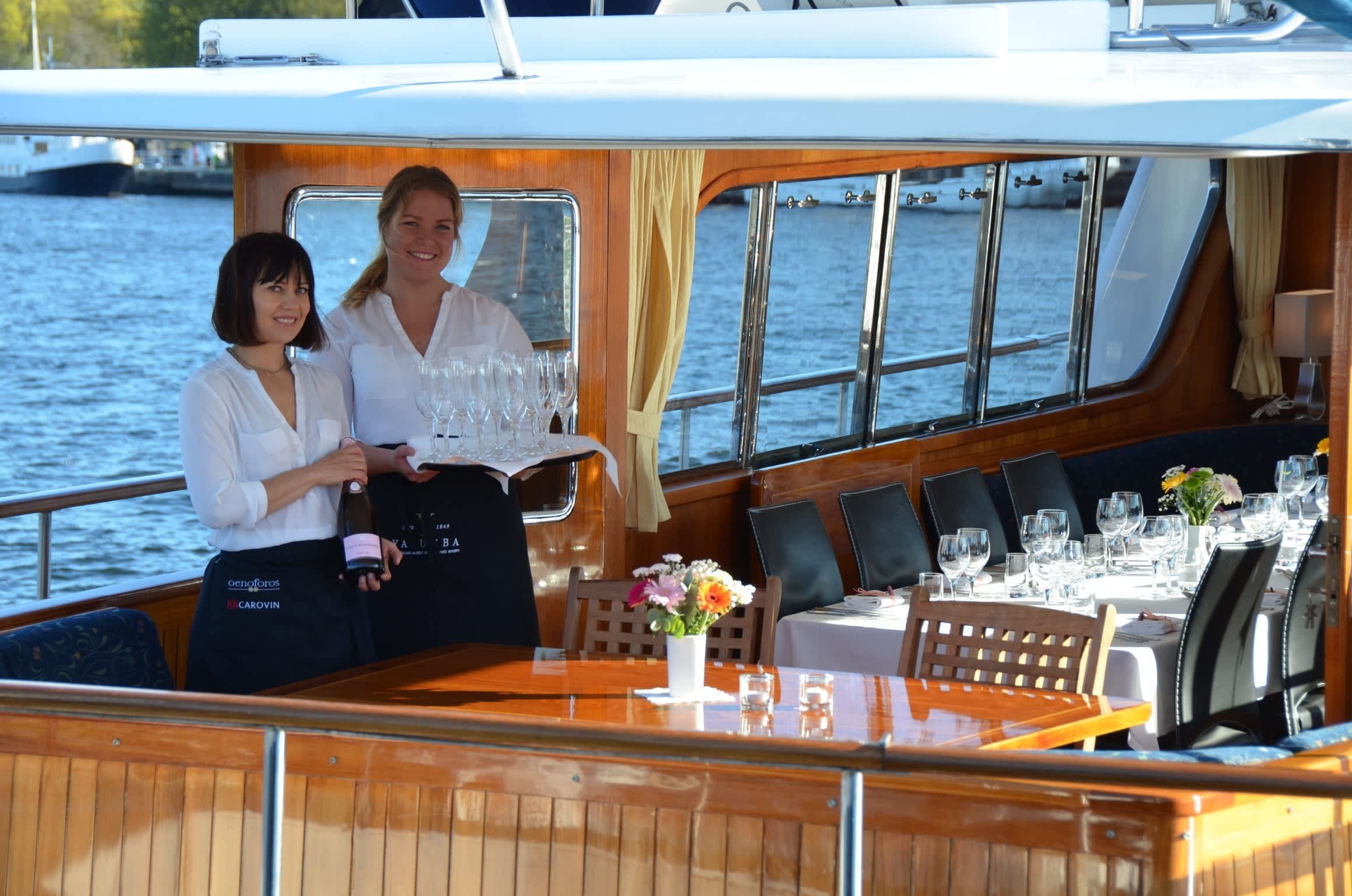 Vivre au rythme des vagues : une escapade d'une demi-journée à Stockholm à bord d'un yacht à moteur