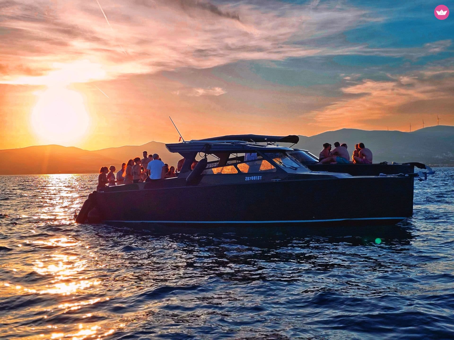 Cruzeiro ao pôr do sol saindo de Split – Ilhas e pontos turísticos (1,5h)