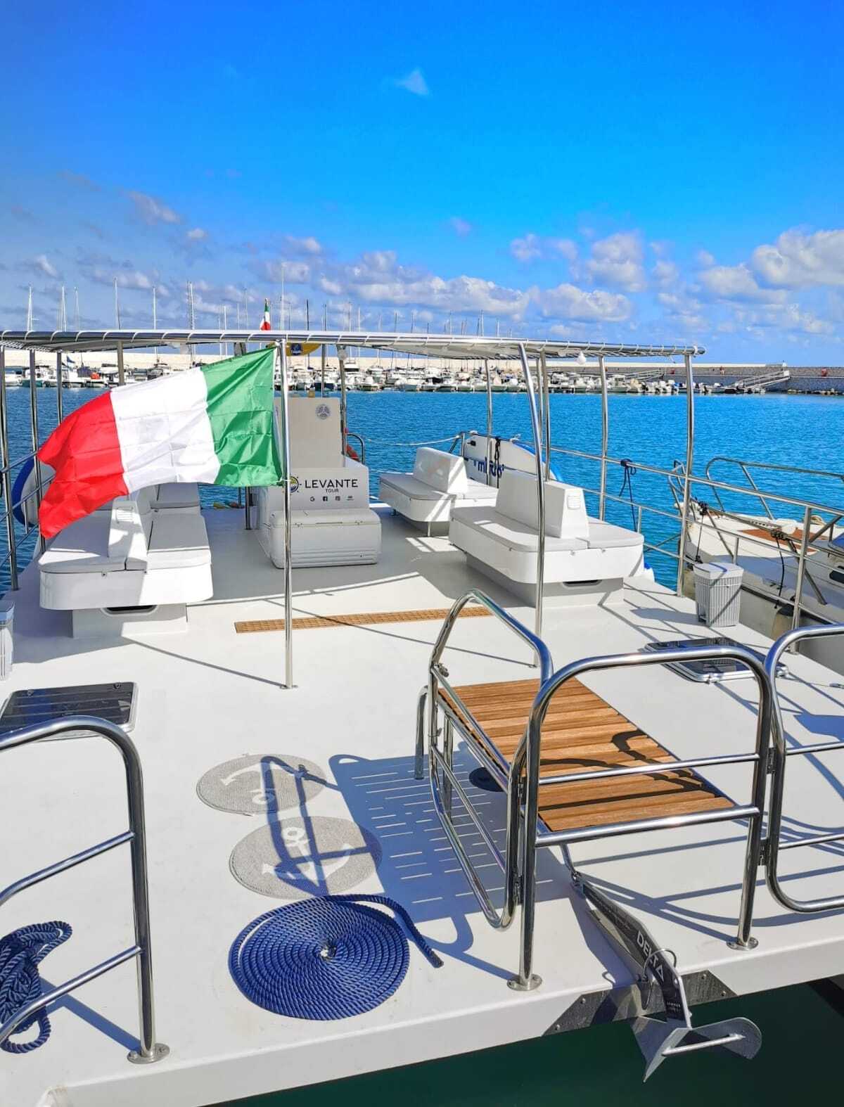 Discover Balestrate on a motorboat for 7h