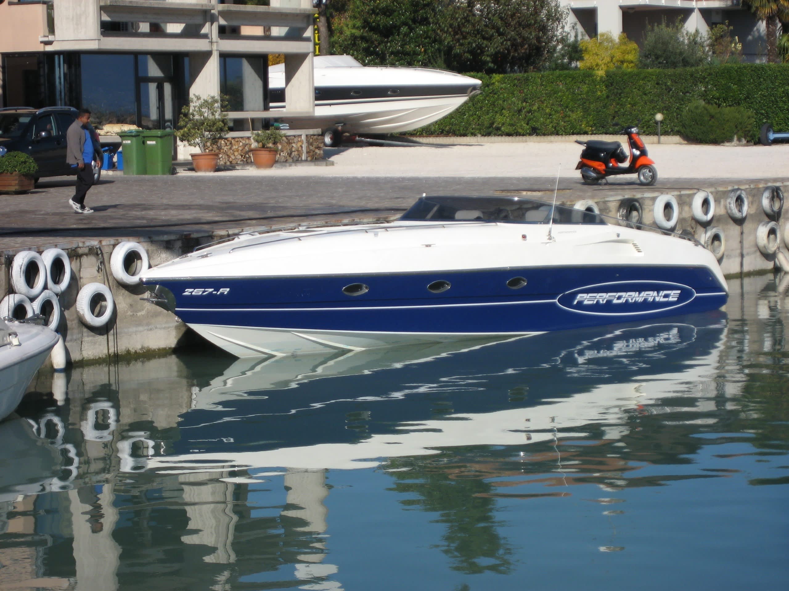 Een dagje rond Saint-Tropez: geniet van 8 uur ontdekkingstocht op een motorboot.
