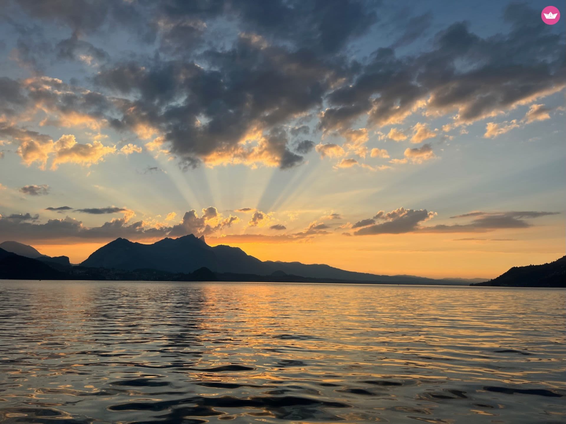 3-hour private cruise on Lake Thun