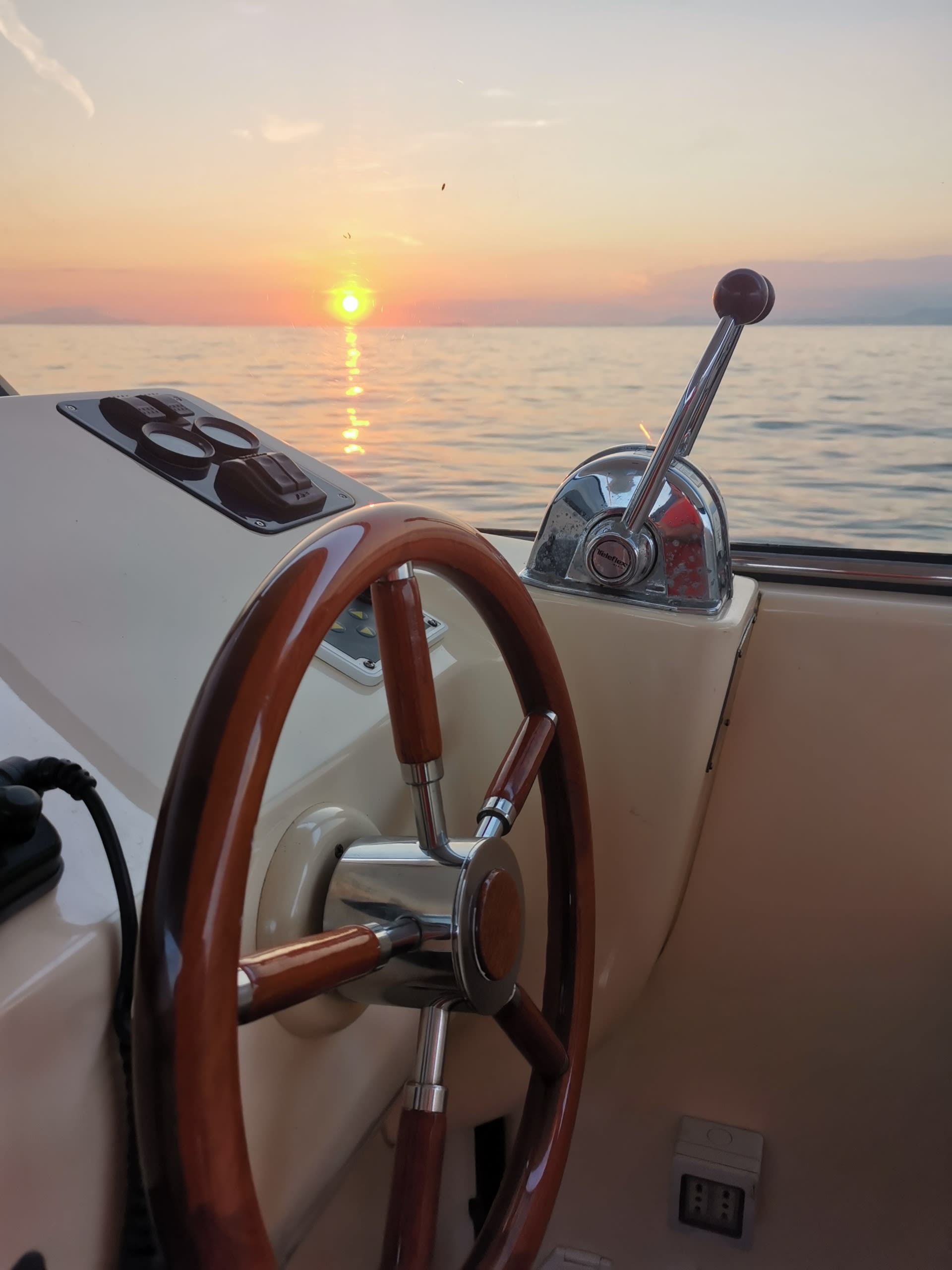 Discover Sorrento: A full day of sun on a motorboat