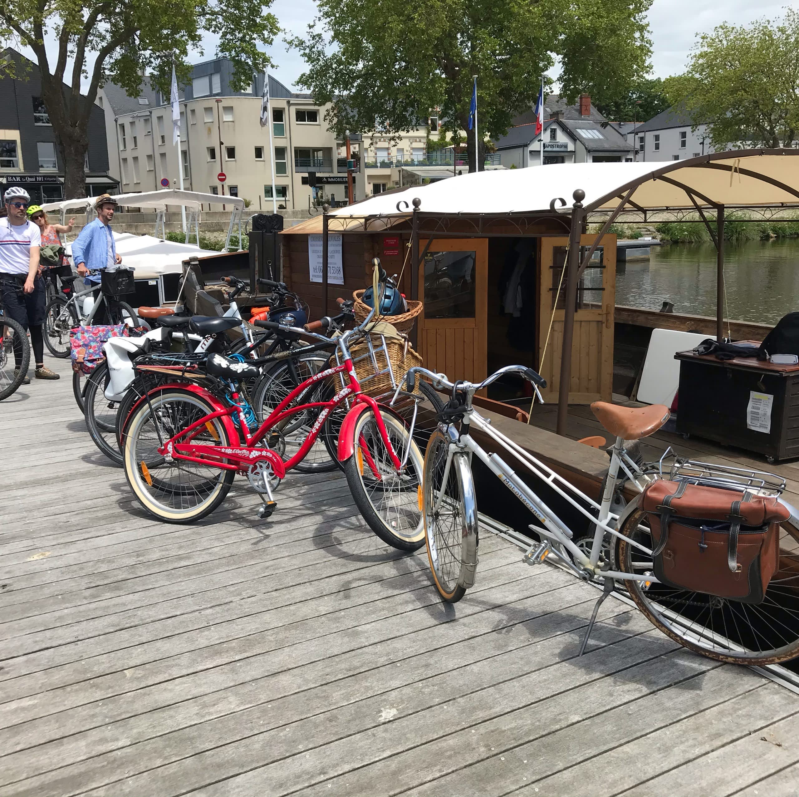 A full day of magic in Nantes on a motorboat