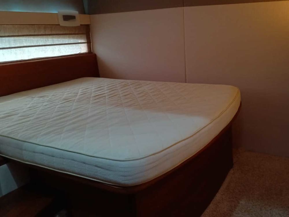 La tua esperienza privata a Rosignano Solvay: una giornata esclusiva a bordo di uno yacht a motore.