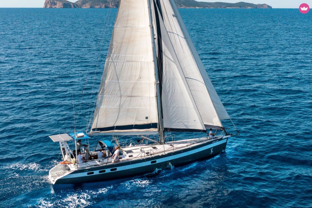 Sail the South Coast on a Sailboat: 8-Hour Day Charter