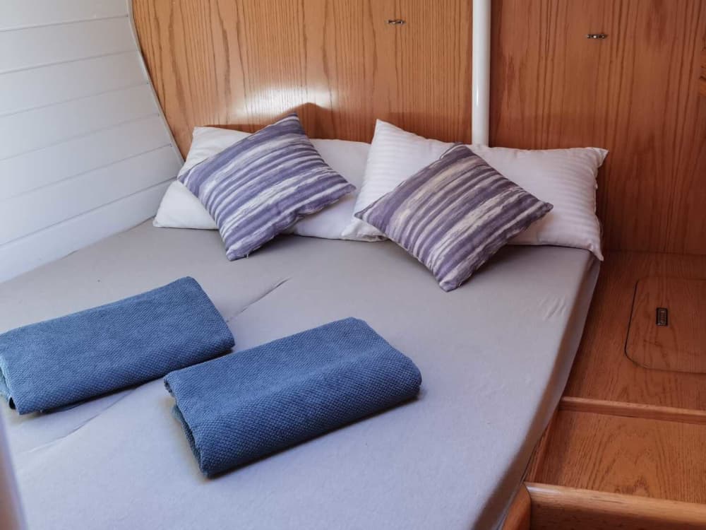 Sail the South Coast on a Sailboat: 8-Hour Day Charter