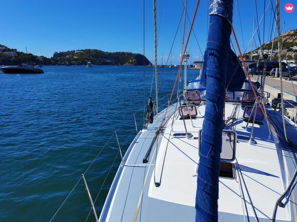 Sail the South Coast on a Sailboat: 8-Hour Day Charter