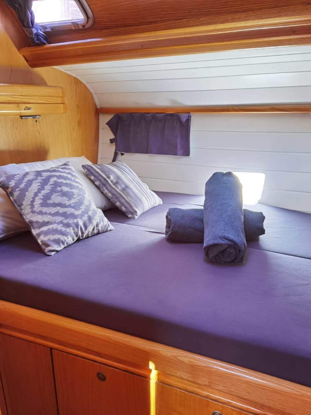 Sail the South Coast on a Sailboat: 8-Hour Day Charter