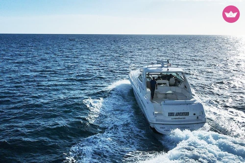 Luxury Coastal Escape: 8-Hour Motorboat Cruise