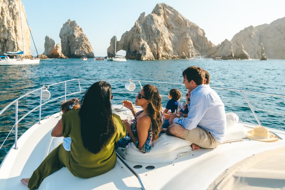 Luxus enthüllt: VIP-Yachtkreuzfahrt in Cabo San Lucas