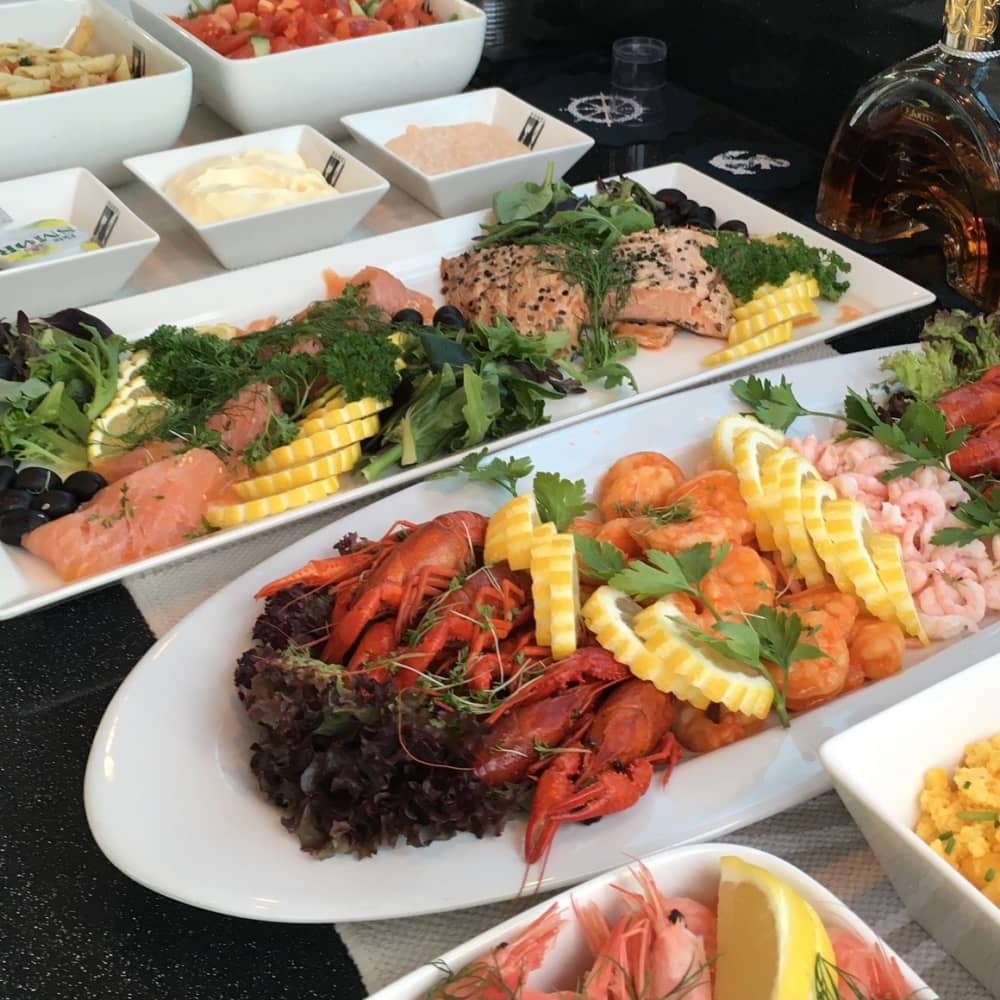 3:30 na zwiedzanie Oslo łodzią motorową