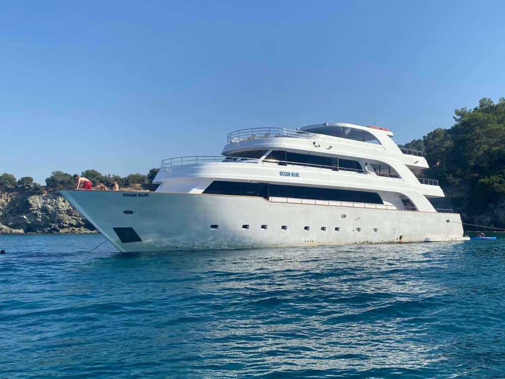 Découvrez le lagon bleu et les baies isolées – 6 heures