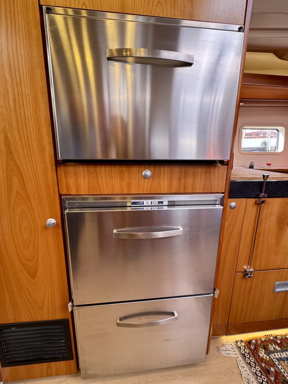 One day to discover Aeolian Islands: The true Dolce Vita on a sailboat