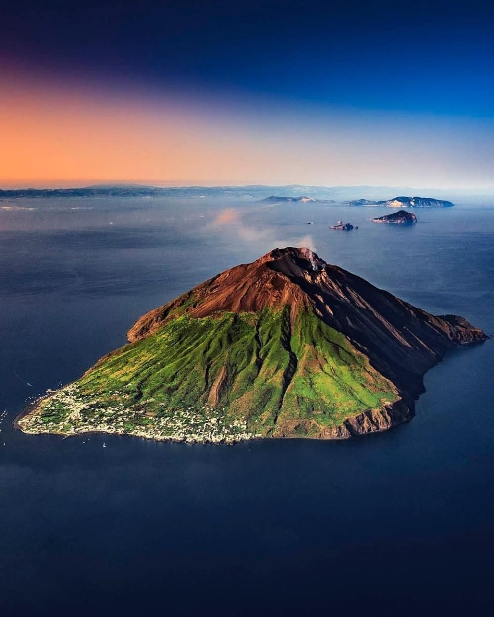 One day to discover Aeolian Islands: The true Dolce Vita on a sailboat