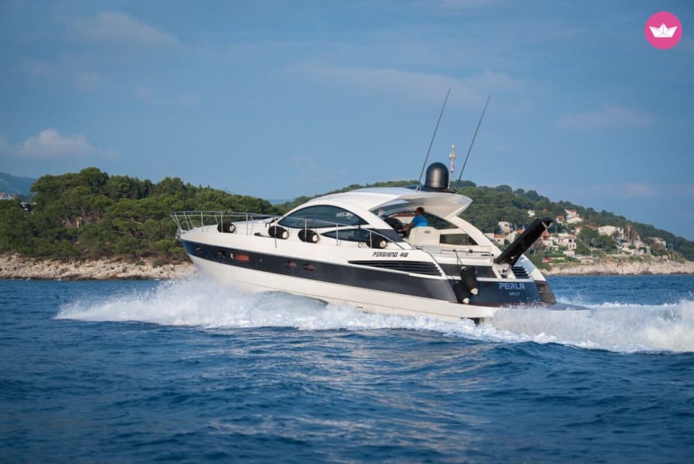 Caves, Lagoon & Islands – Hvar’s Ultimate sea day