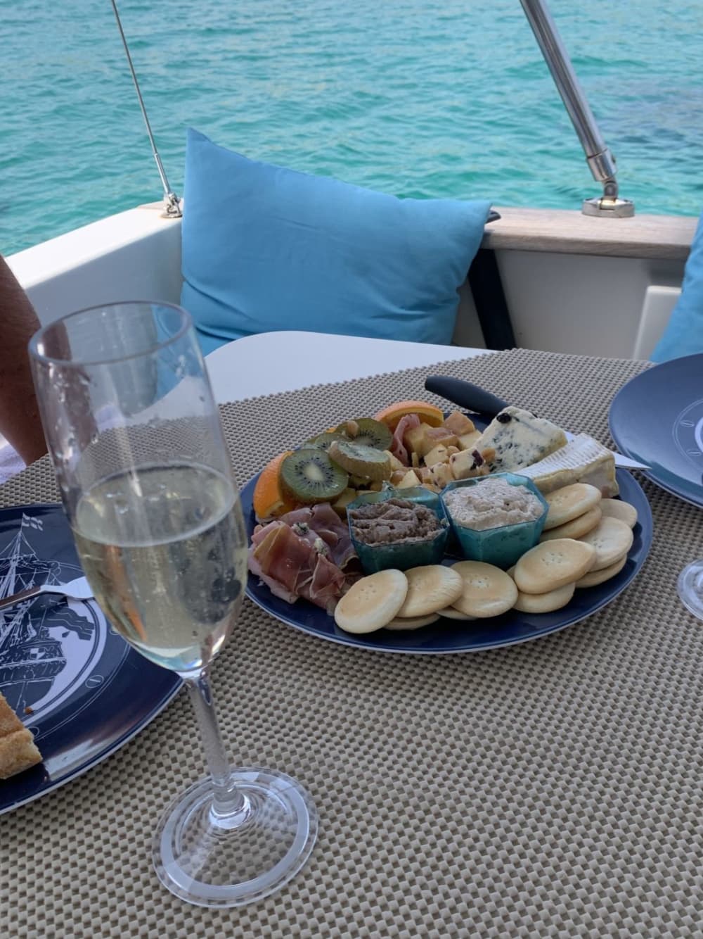 Ολόκληρη μέρα στη θάλασσα – Κατευθυνόμενοι προς το Comino & τη Blue Lagoon