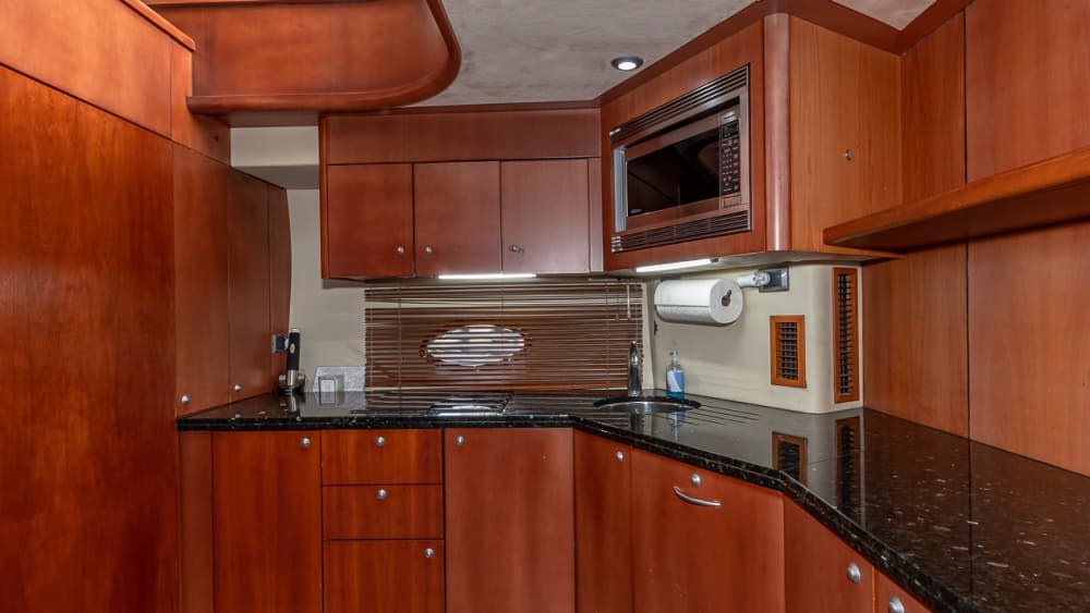 En skräddarsydd Nassau-resa: Heldag med magi på en motoryacht