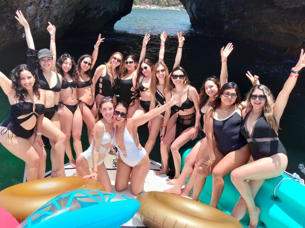 Ontspan in Puerto Vallarta: 9 uur zon op een motorboot.