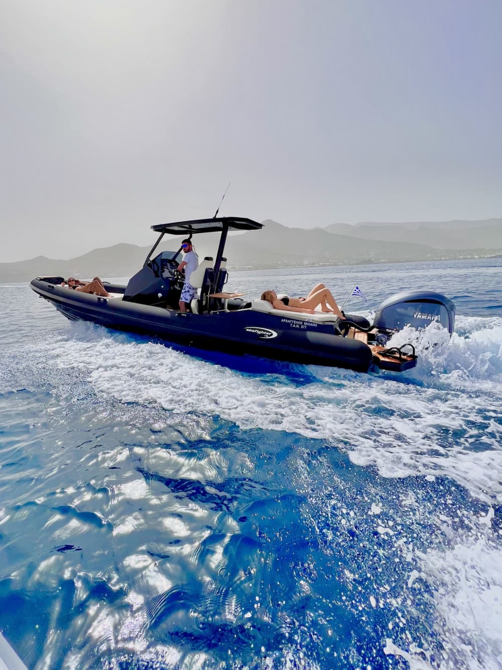 Upptäck Agios Nikolaos på en motorbåt i 8 timmar