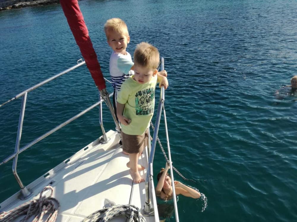 Scopri Murter a bordo di una barca a vela per un'intera giornata.