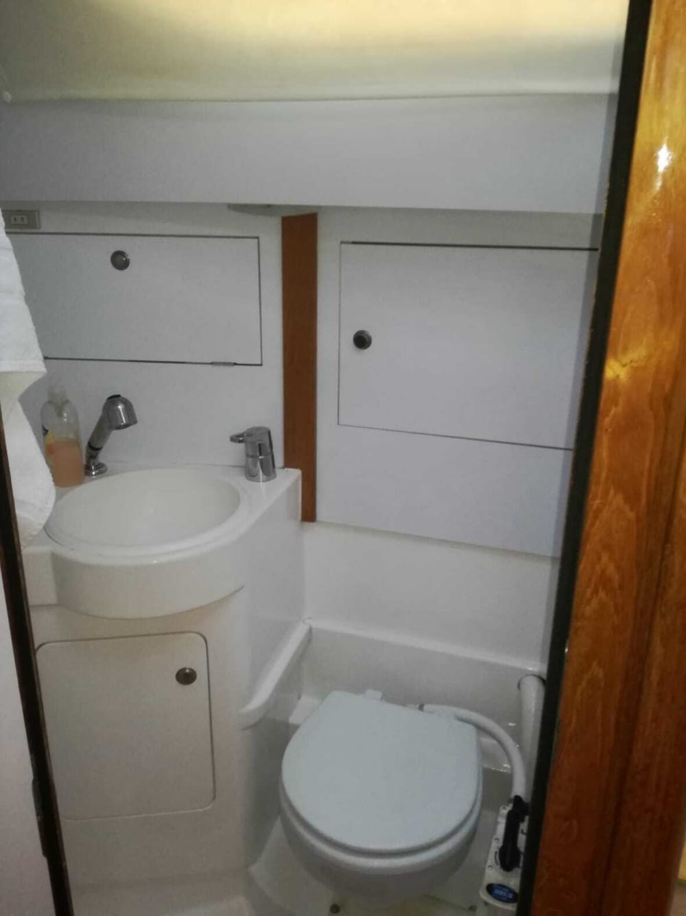 Scopri Murter a bordo di una barca a vela per un'intera giornata.