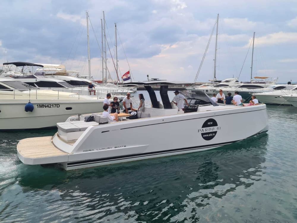 Entspannen Sie sich bei einer 4-stündigen Bootsfahrt in Ičići