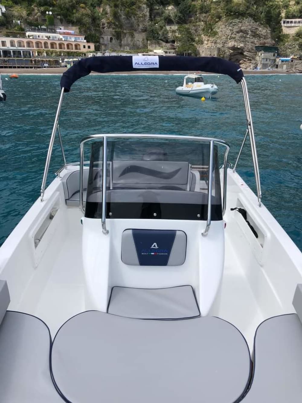 Profitez de 7 heures de navigation à moteur à Positano