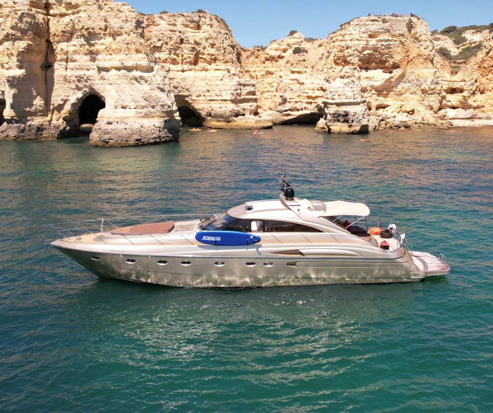 4 Stunden – Luxusyacht-Erlebnis zu den Benagil-Höhlen